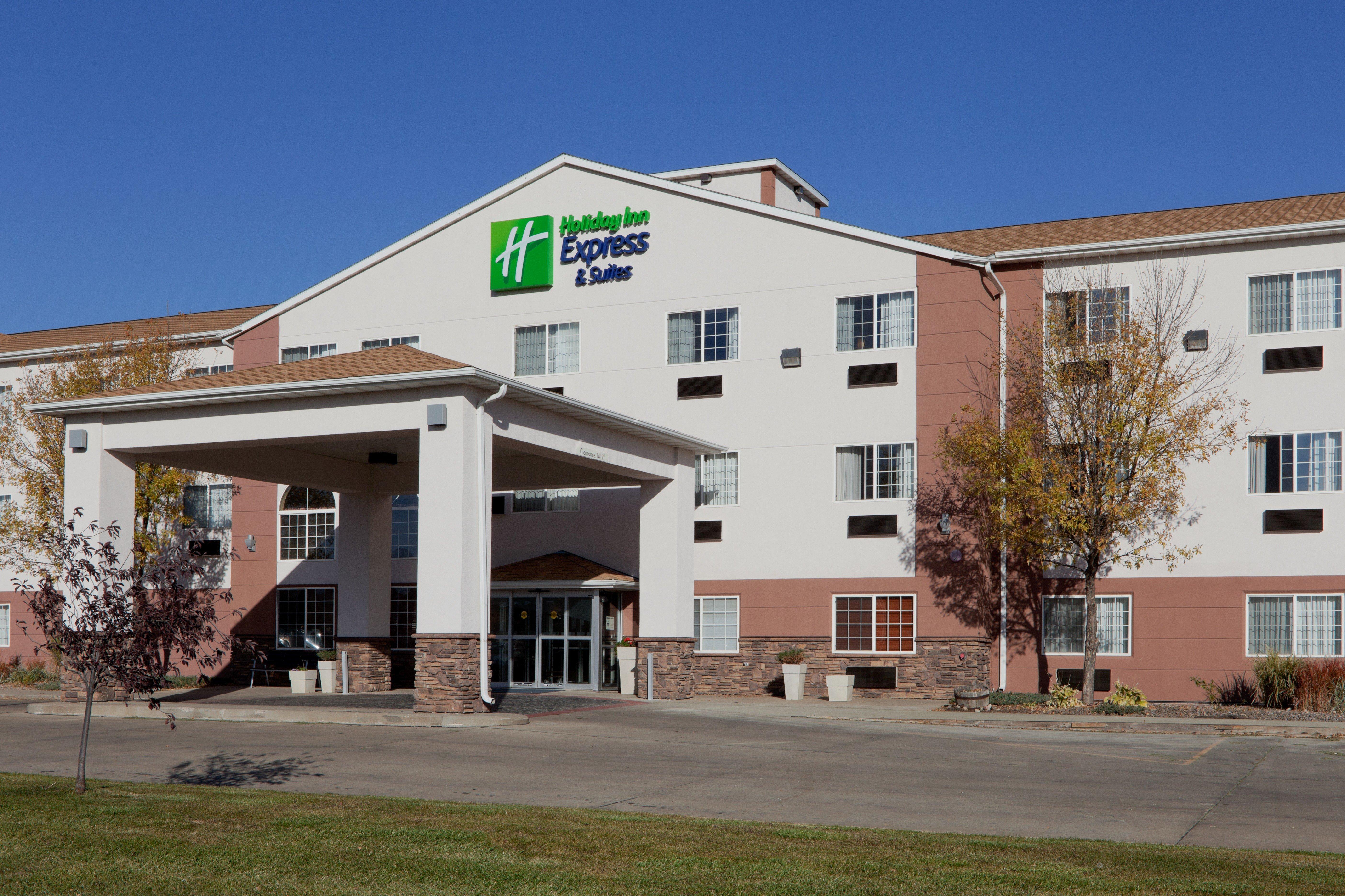 Holiday Inn Express Hotel & Suites Pierre-Fort Pierre, An Ihg Hotel Exterior photo