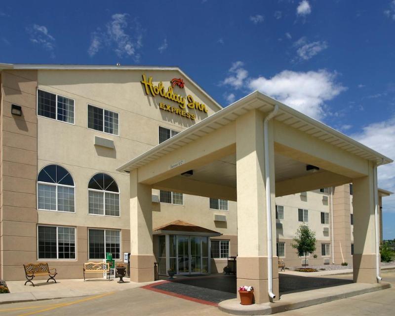 Holiday Inn Express Hotel & Suites Pierre-Fort Pierre, An Ihg Hotel Exterior photo
